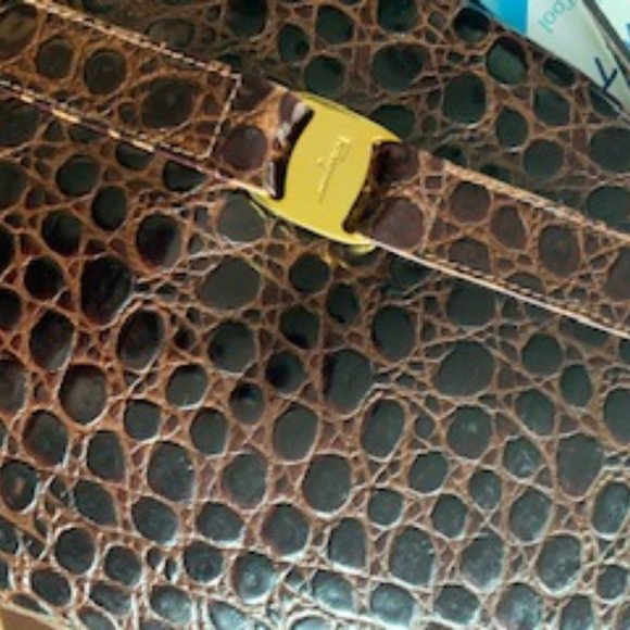 Meet your Posher, Alisha! The Art of Luxe. - Picture 3 of 7